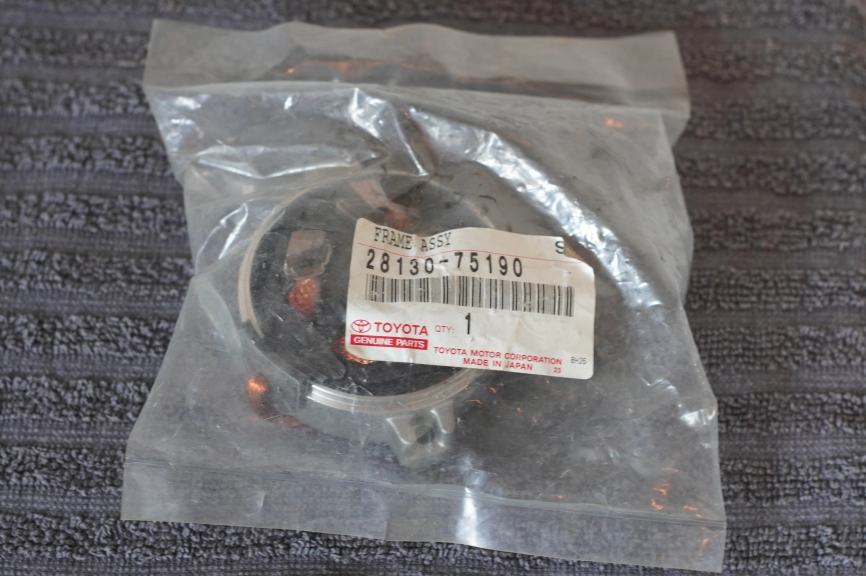 Toyota 28130-75190 щеточный узел стартера фото 1